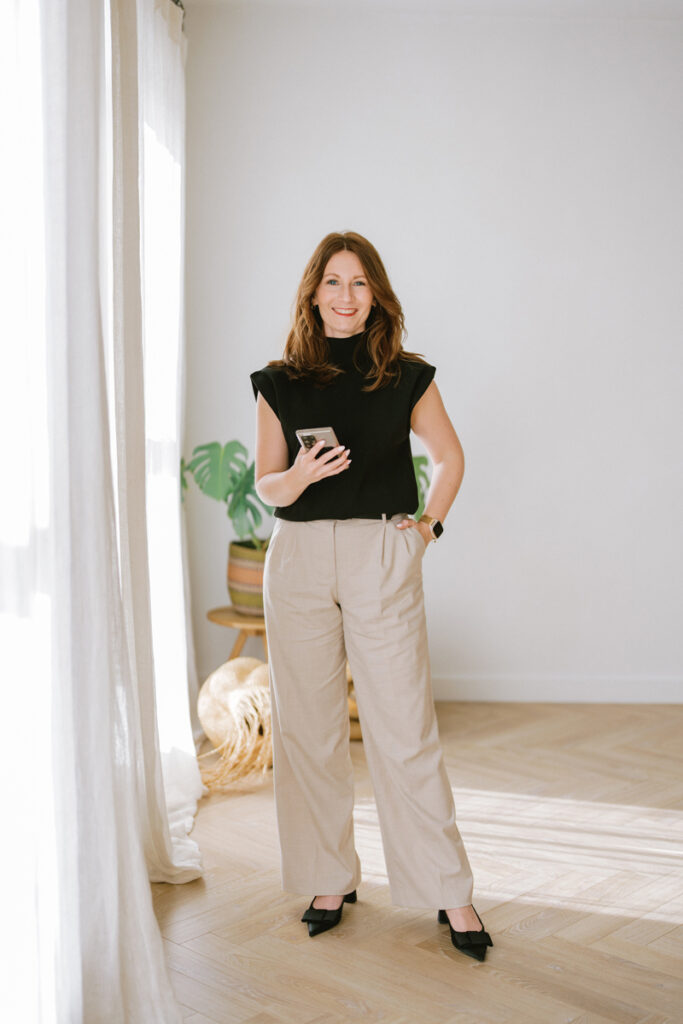 Lena Freitag on the Phone