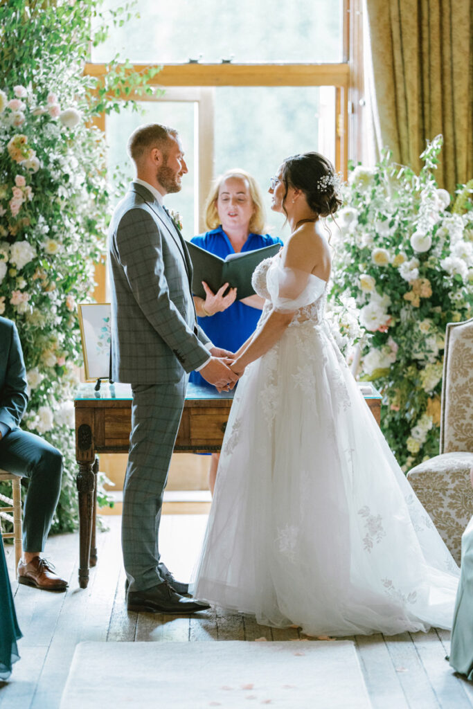 Hochzeitszeremonie in Irland, organisiert von Lena Freitag Weddings.